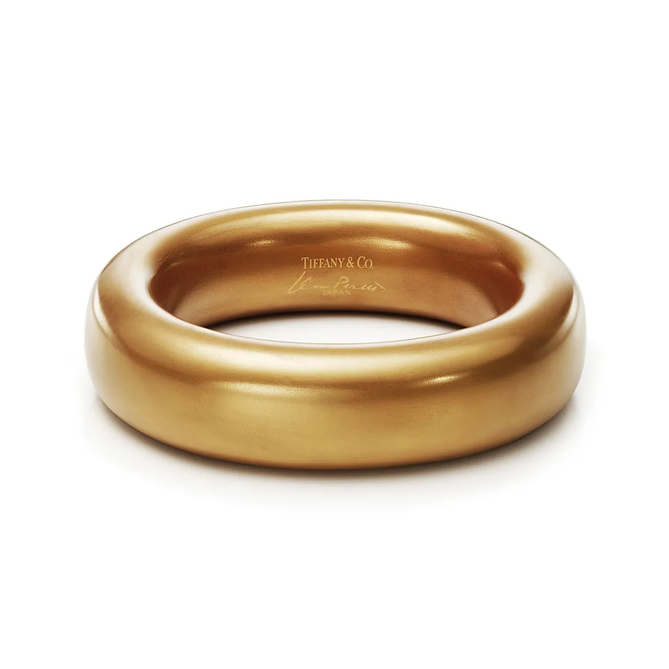 Tiffany & Co. Elsa Peretti® bangle in gold lacquer over Japanese hardwood, small. | ^ Bracelets|Elsa Peretti®