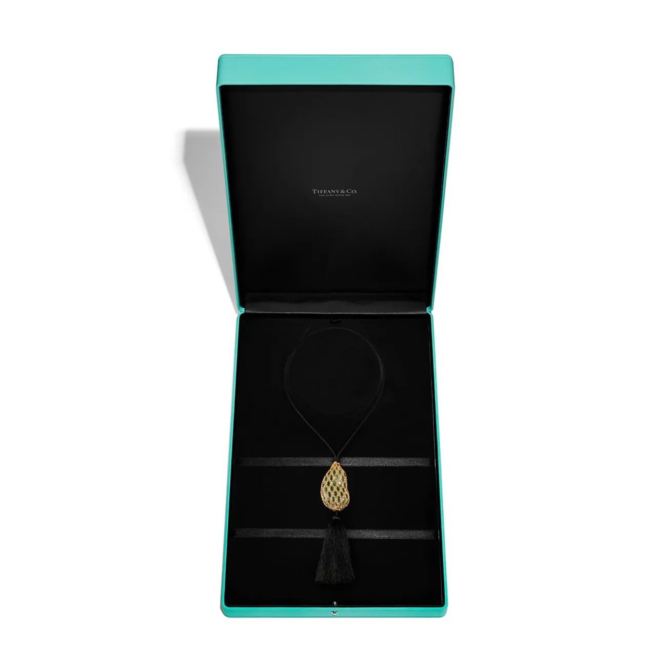 Tiffany & Co. Elsa Peretti® Bean® design Necklace of Green Jade with Yellow Gold, 29 x 50 mm | ^ Necklaces & Pendants|Gold Jewelry