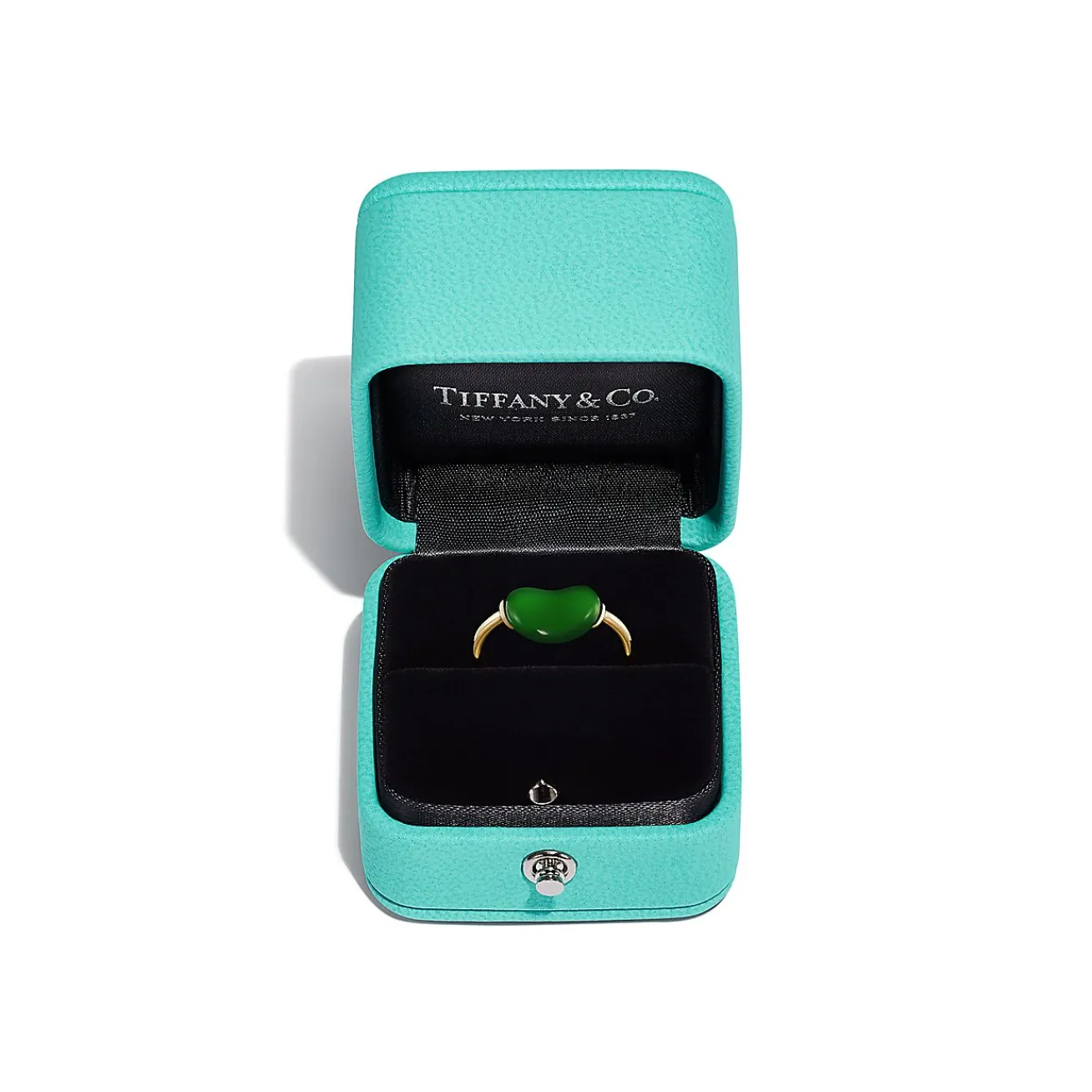 Tiffany & Co. Elsa Peretti® Bean® design Ring in Yellow Gold with Green Jade, 12 mm | ^ Rings|New Jewelry
