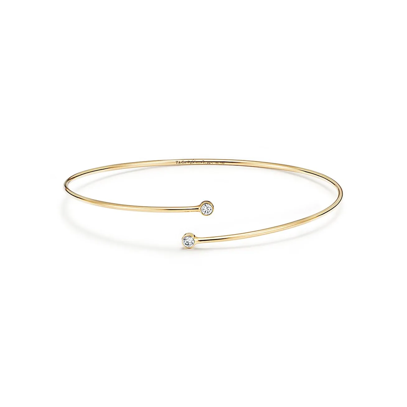 Tiffany & Co. Elsa Peretti® Diamond Hoop single-row bangle in 18k gold with diamonds, medium. | ^ Bracelets|Gold Jewelry