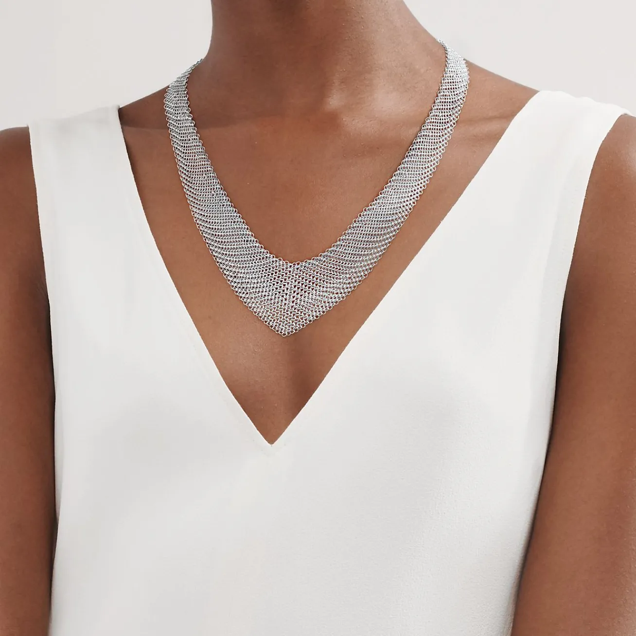 Tiffany & Co. Elsa Peretti® Mesh bib necklace in sterling silver, small. | ^ Necklaces & Pendants|Sterling Silver Jewelry