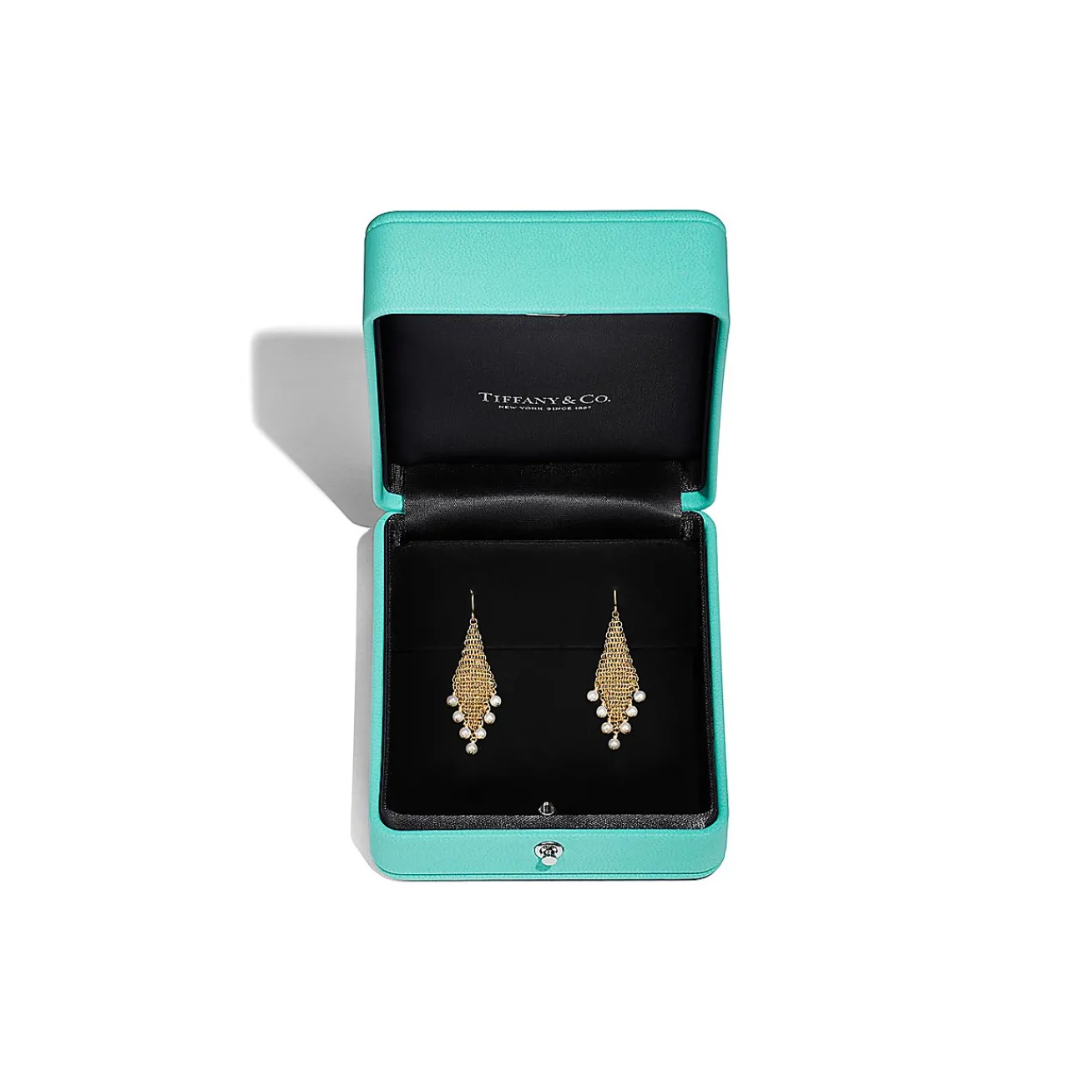 Tiffany & Co. Elsa Peretti® Mesh fringe earrings in 18k gold with freshwater pearls. | ^ Earrings|Gold Jewelry