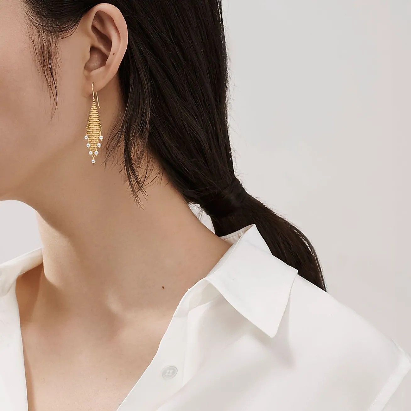 Tiffany & Co. Elsa Peretti® Mesh fringe earrings in 18k gold with freshwater pearls. | ^ Earrings|Gold Jewelry