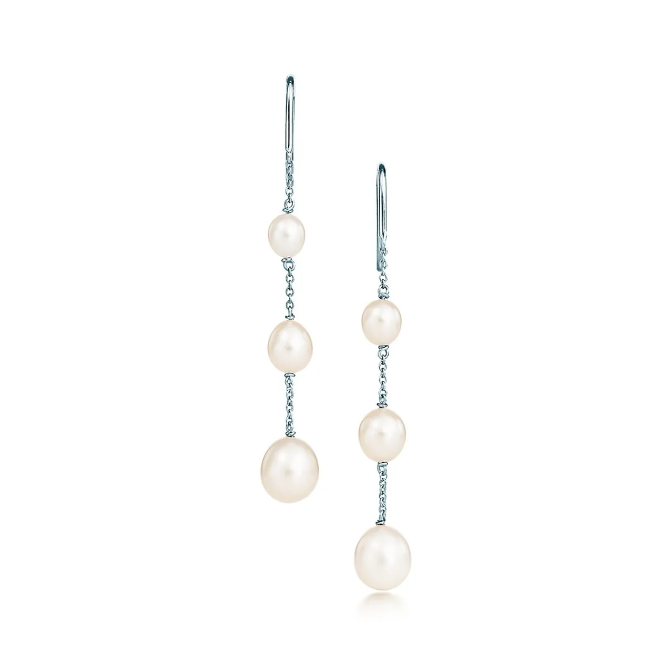 Tiffany & Co. Elsa Peretti® Pearls by the Yard™ chain earrings in sterling silver. | ^ Earrings|Sterling Silver Jewelry