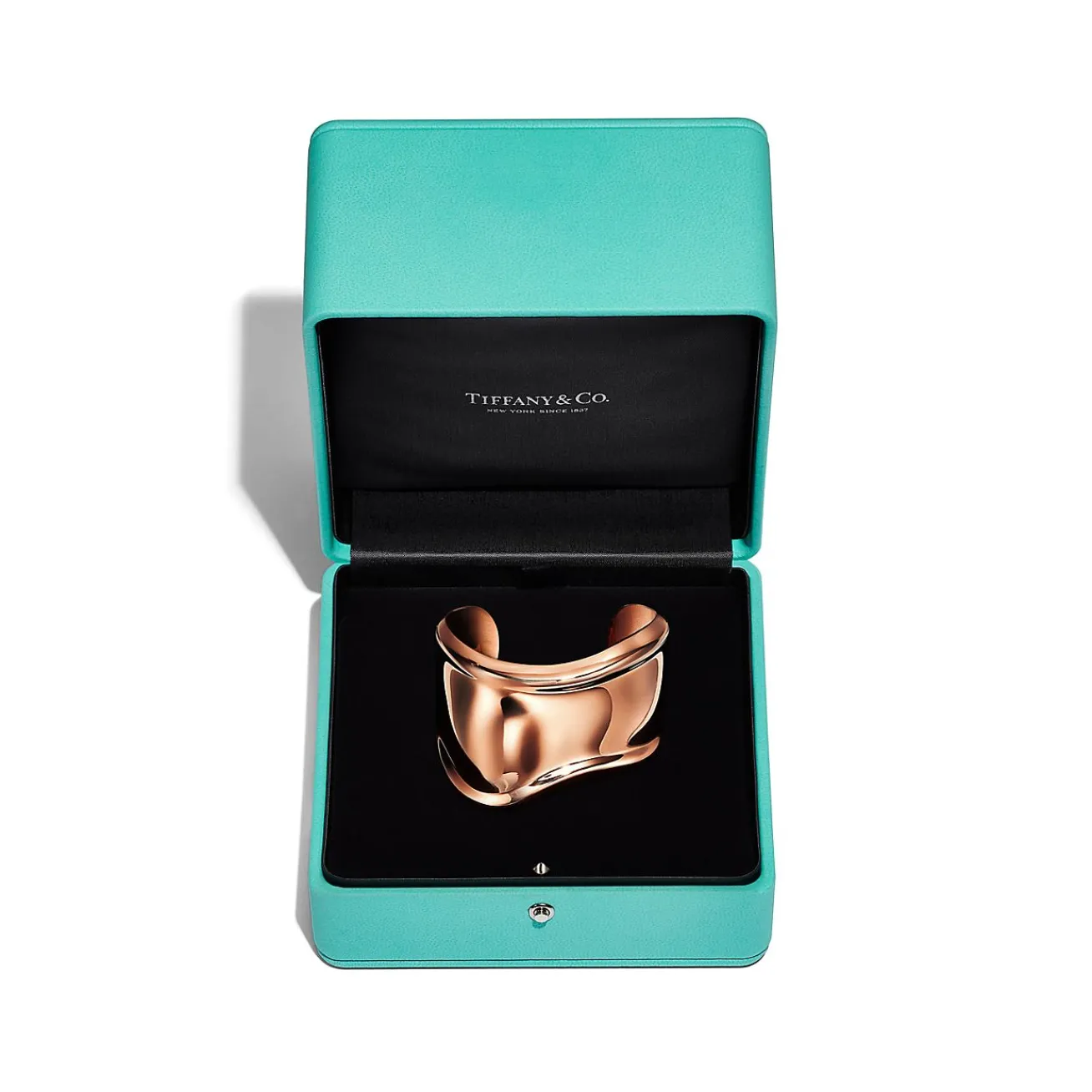 Tiffany & Co. Elsa Peretti® small Bone cuff in 18k rose gold, 43 mm wide. | ^ Bracelets|Rose Gold Jewelry