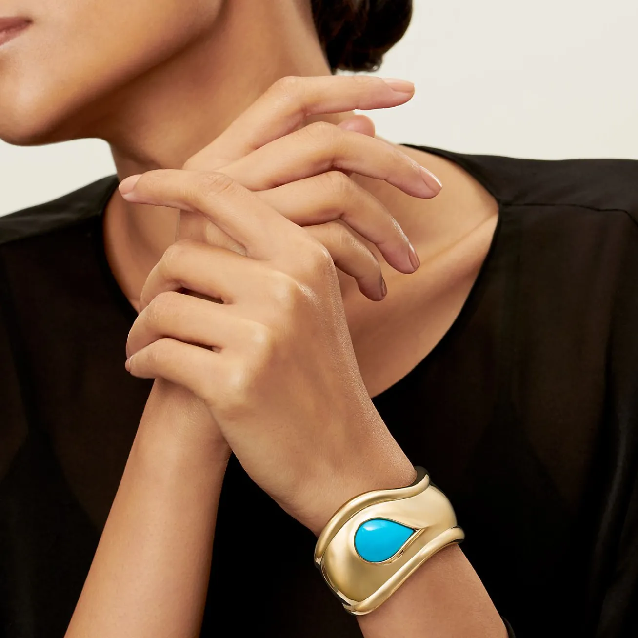 Tiffany & Co. Elsa Peretti® Small Bone Cuff in Yellow Gold with Turquoise, 43 mm Wide | ^ Bracelets|Gold Jewelry