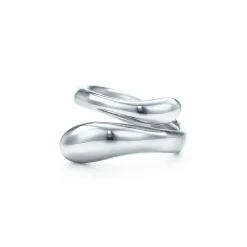 Tiffany & Co. Elsa Peretti® Teardrop ring in sterling silver. | ^ Rings|Bold Silver Jewelry