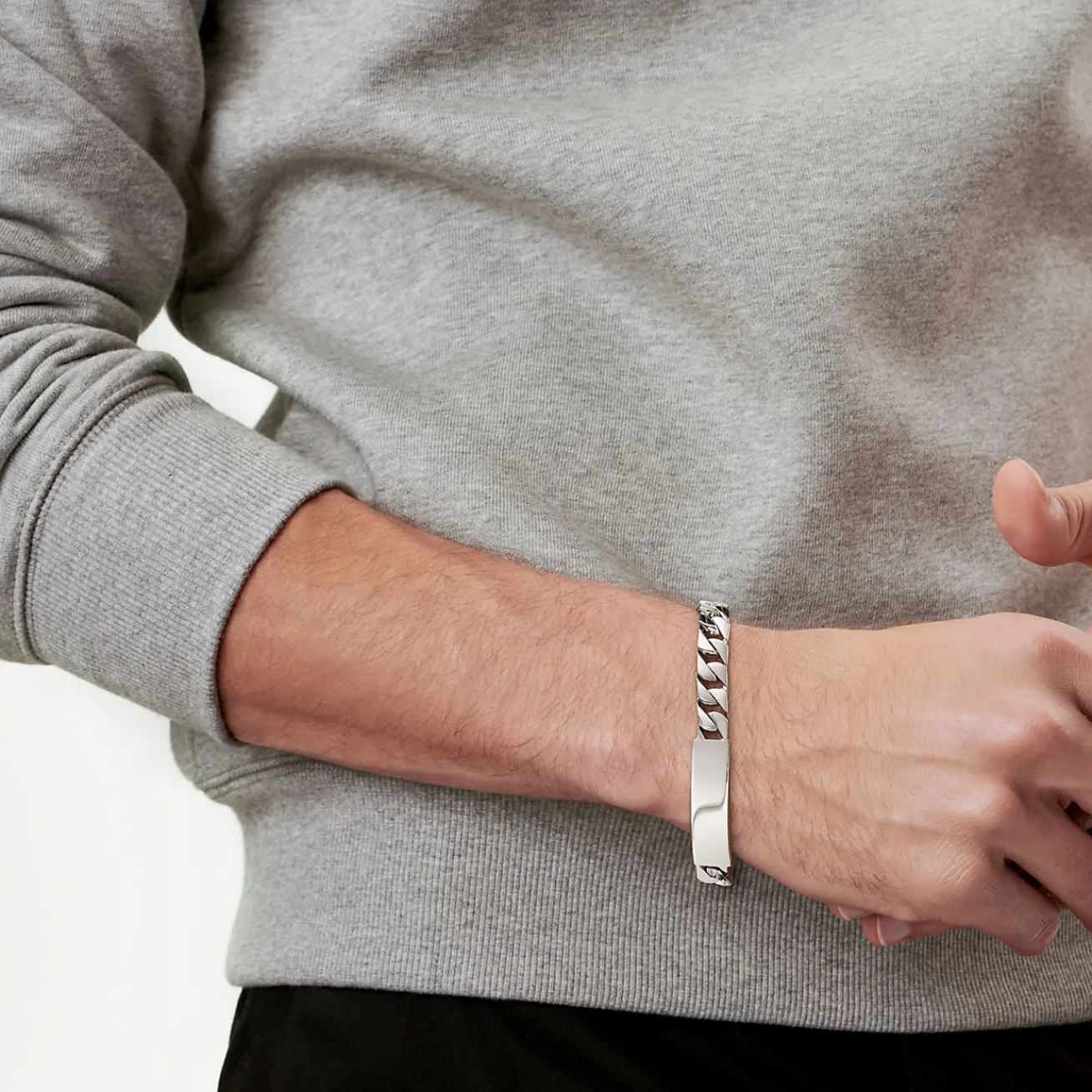 Tiffany & Co. I.D. bracelet in sterling silver, medium. | ^ Bracelets|Bold Silver Jewelry
