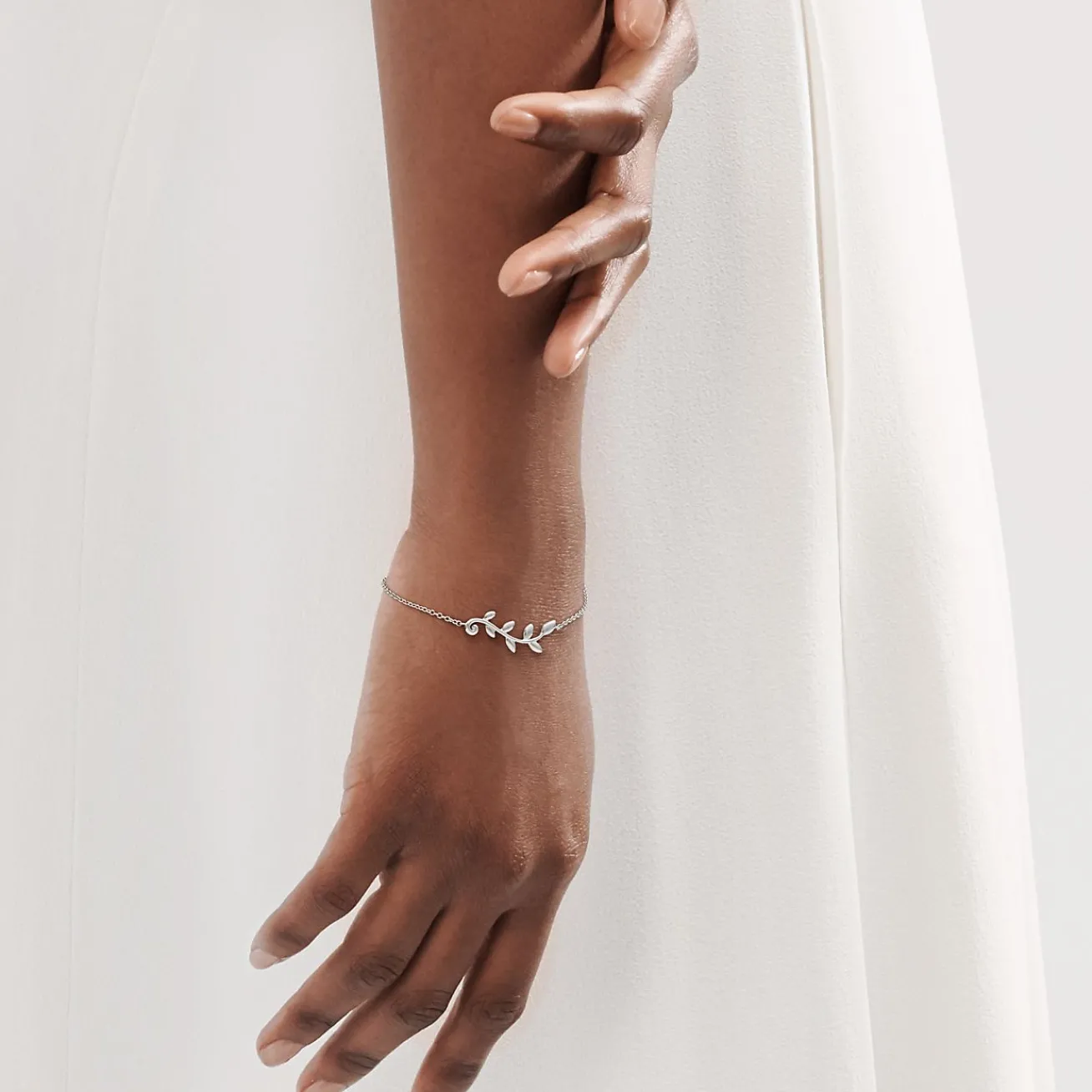 Tiffany & Co. Paloma Picasso® Olive Leaf vine bracelet in sterling silver, medium. | ^ Bracelets|Sterling Silver Jewelry
