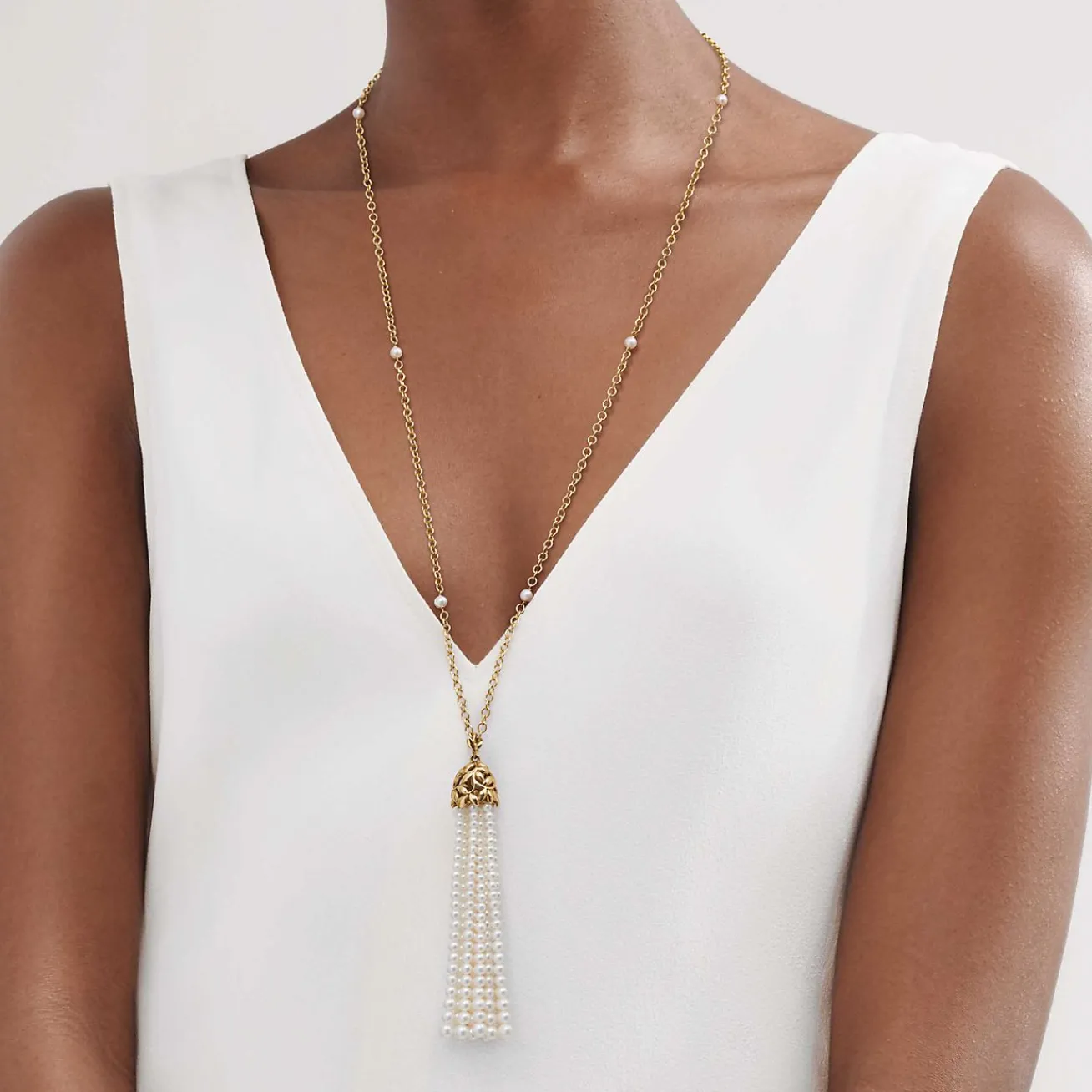 Tiffany & Co. Paloma Picasso® Olive Leaf tassel necklace in 18k gold with pearls, large. | ^ Necklaces & Pendants|Gold Jewelry