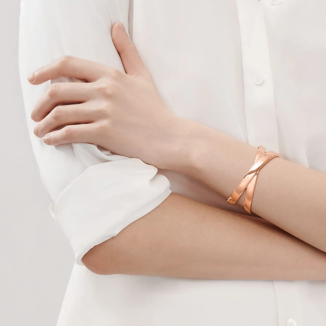 Tiffany & Co. Paloma's Graffiti X cuff in 18k rose gold, medium. | ^ Bracelets|Rose Gold Jewelry