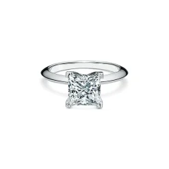 Tiffany & Co. Princess-cut diamond engagement ring in platinum: a classic. | ^ Engagement Rings