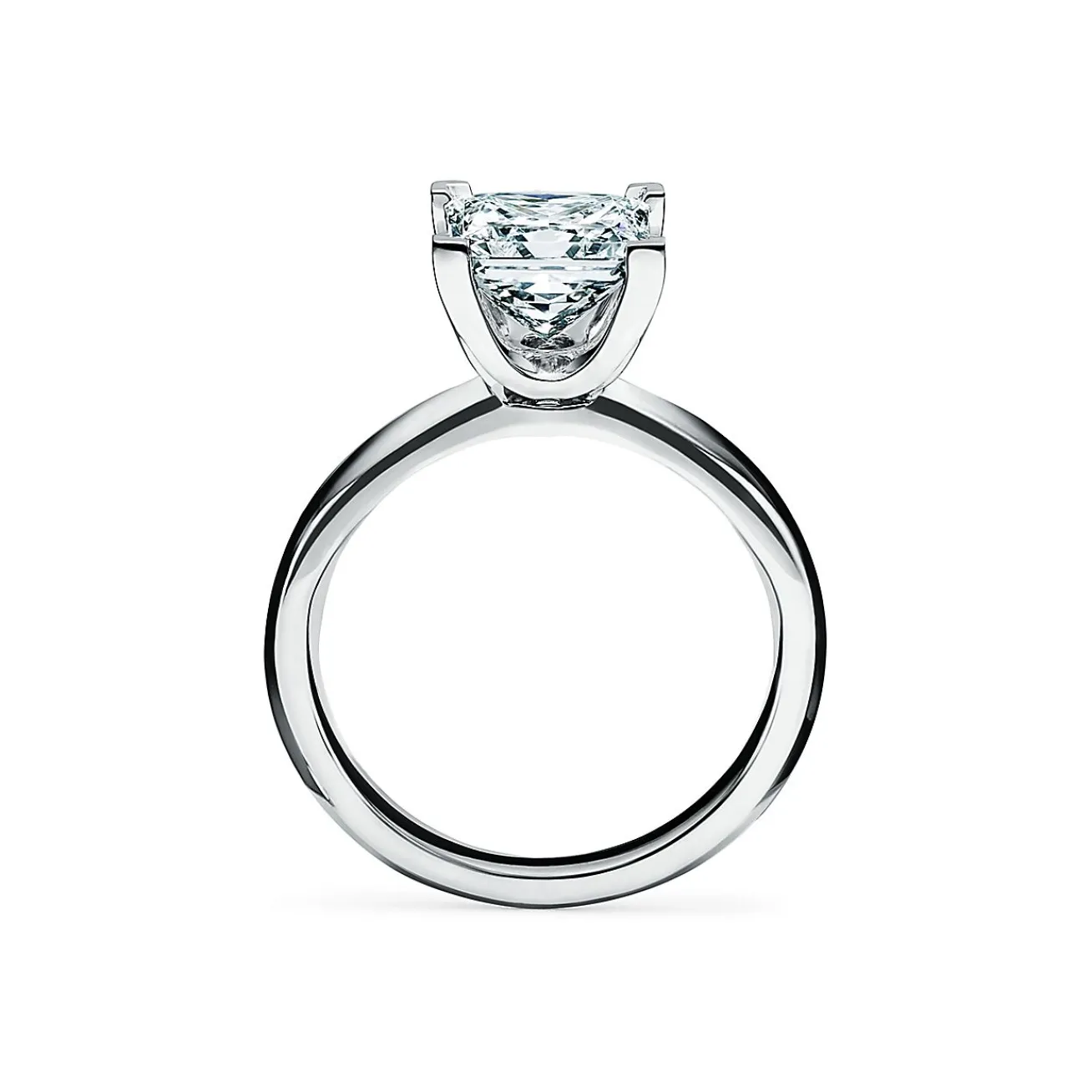 Tiffany & Co. Princess-cut diamond engagement ring in platinum: a classic. | ^ Engagement Rings