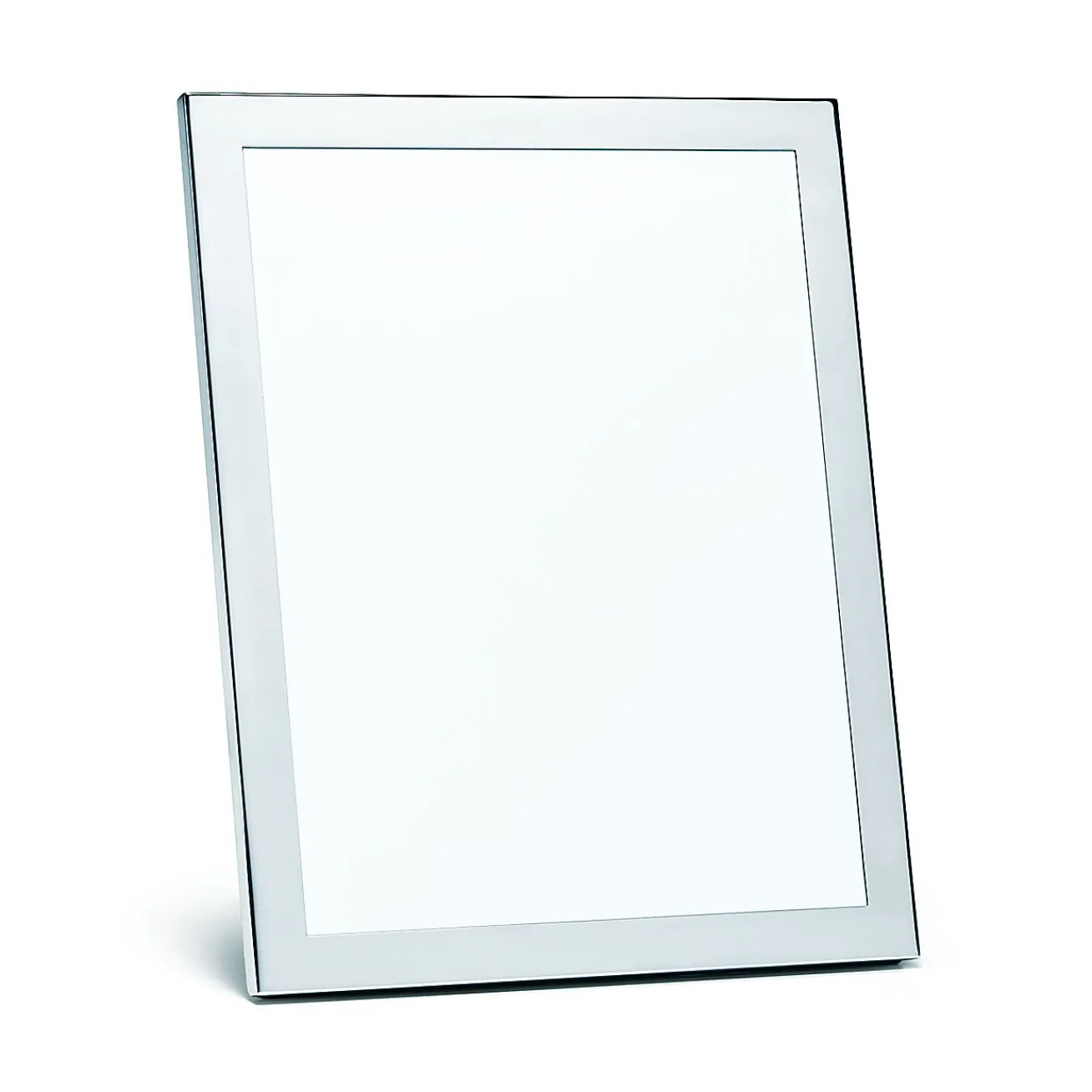 Tiffany & Co. Rectangular frame in sterling silver. | ^ Decor