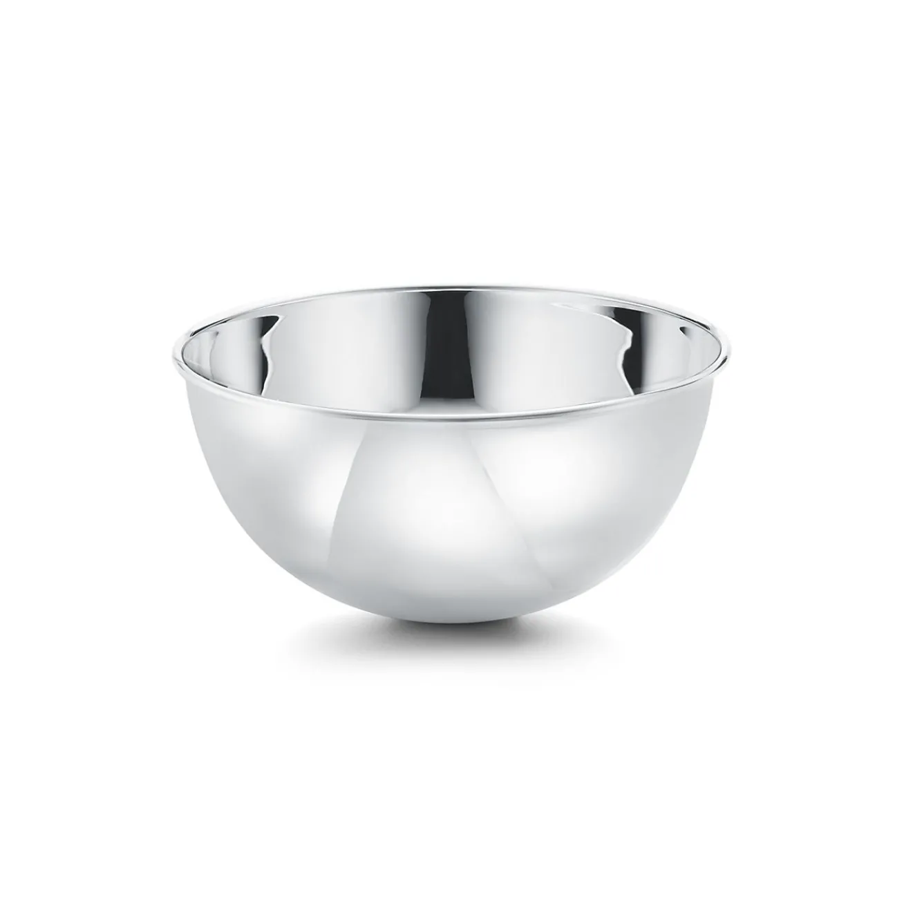 Tiffany & Co. Round bowl in sterling silver, 5" diameter. | ^ Business Gifts|Tableware