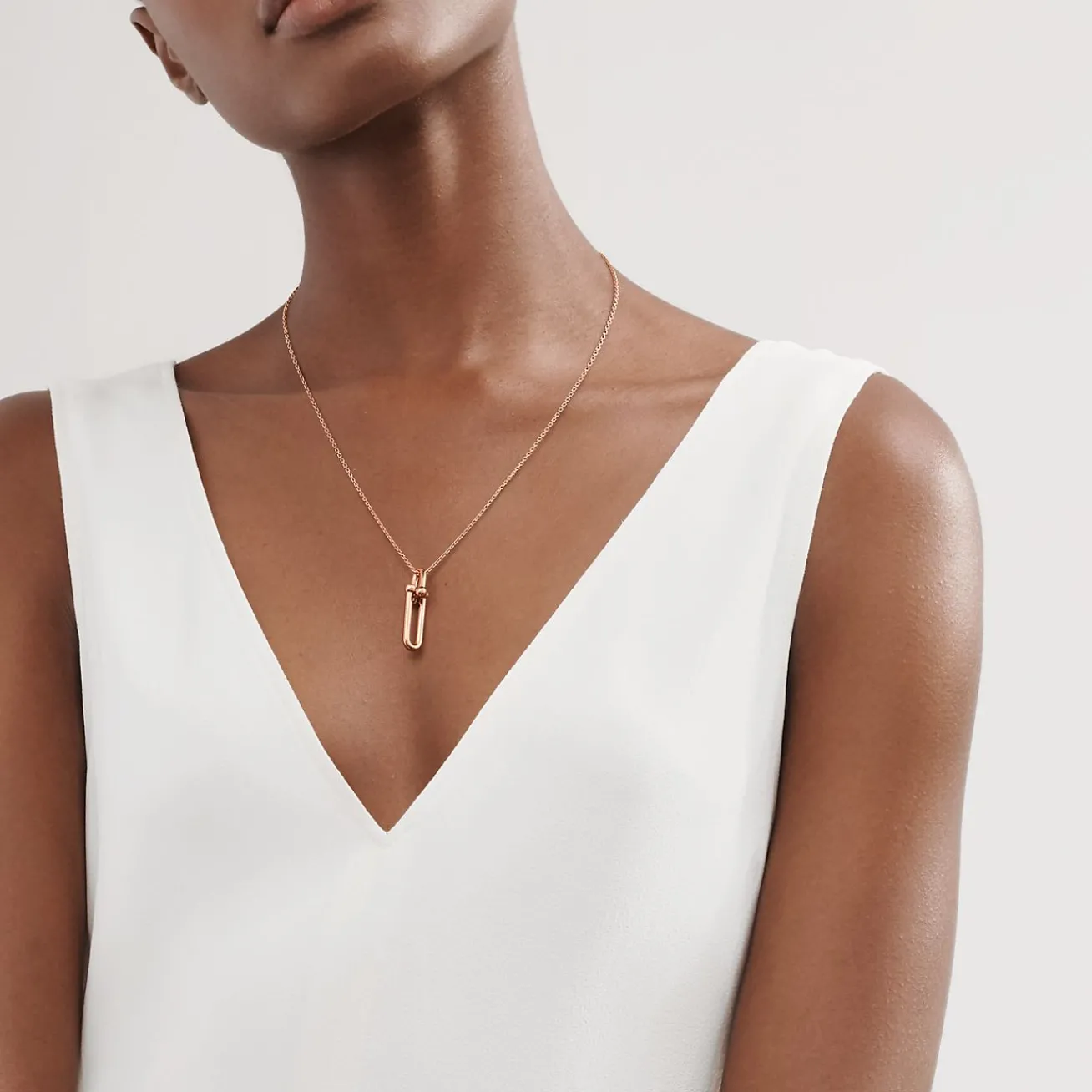 Tiffany & Co. Tiffany HardWear Elongated Link Pendant in Rose Gold | ^ Necklaces & Pendants|Men's Jewelry