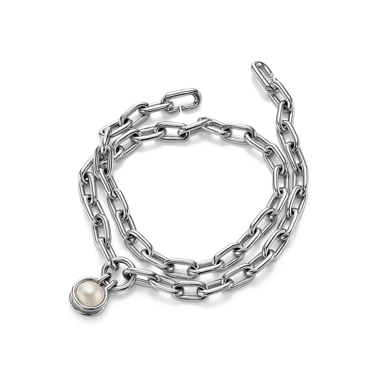 Tiffany & Co. Tiffany HardWear freshwater pearl bracelet in sterling silver, medium. | ^ Bracelets|Gifts for Her