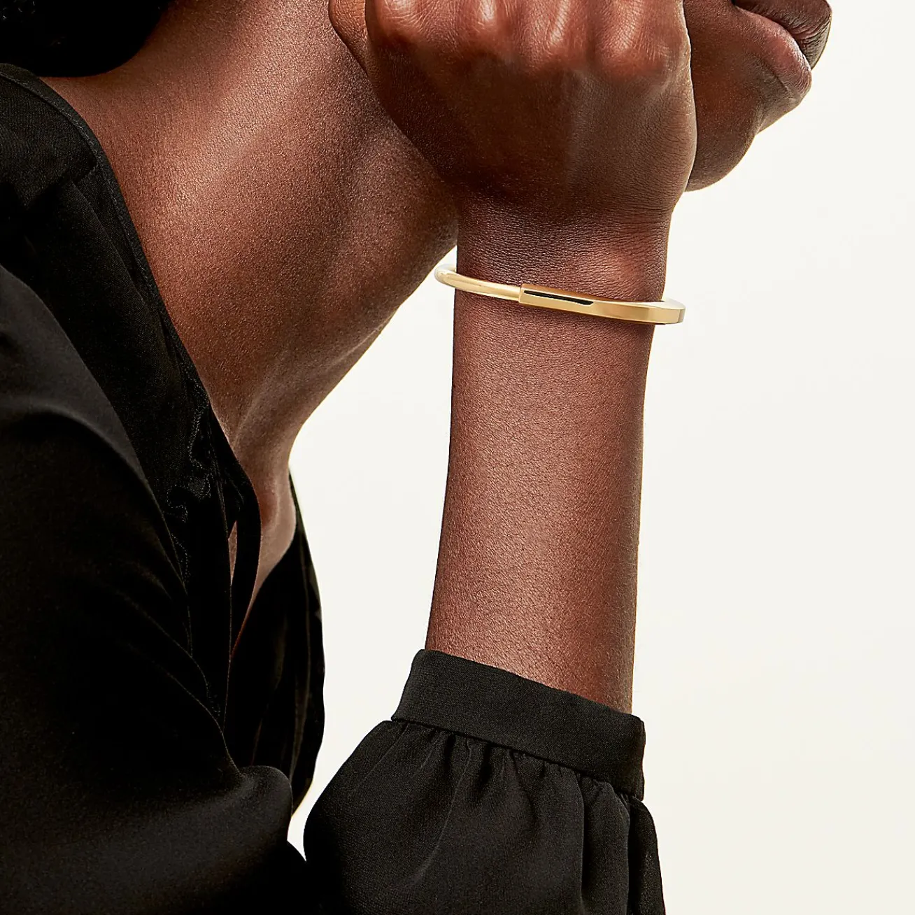 Tiffany & Co. Tiffany Lock Bangle in Yellow Gold | ^ Bracelets|Men's Jewelry