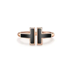 Tiffany & Co. Tiffany T black onyx wire ring in 18k rose gold. | ^ Rings|Rose Gold Jewelry