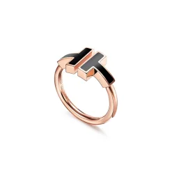 Tiffany & Co. Tiffany T black onyx wire ring in 18k rose gold. | ^ Rings|Rose Gold Jewelry