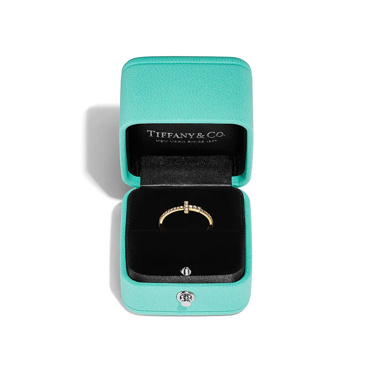 Tiffany & Co. Tiffany T diamond wire band ring in 18k gold. | ^ Rings|Men's Jewelry