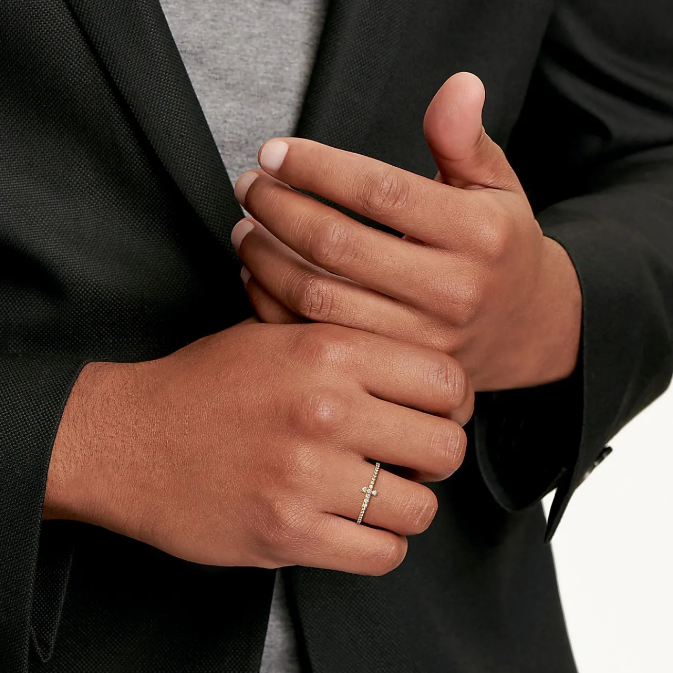 Tiffany & Co. Tiffany T diamond wire band ring in 18k gold. | ^ Rings|Men's Jewelry