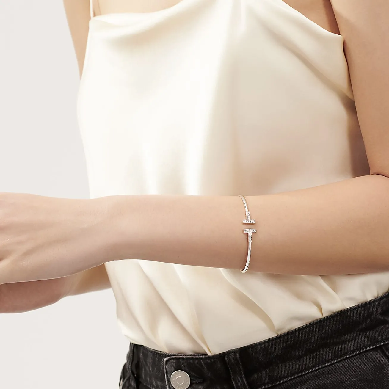 Tiffany & Co. Tiffany T diamond wire bracelet in 18k white gold, medium. | ^ Bracelets|Men's Jewelry