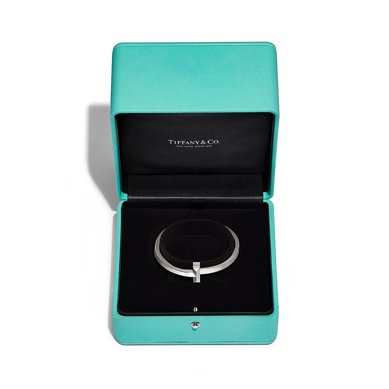 Tiffany & Co. Tiffany T T1 Hinged Bangle in White Gold, Wide | ^ Bracelets|Tiffany T
