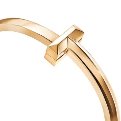 Tiffany & Co. Tiffany T T1 wide hinged bangle in 18k gold, medium. | ^ Bracelets|Men's Jewelry