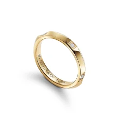 Tiffany & Co. Tiffany True® band ring in 18k gold with diamonds, 2.5 mm wide. | ^Women Rings|Men's Jewelry